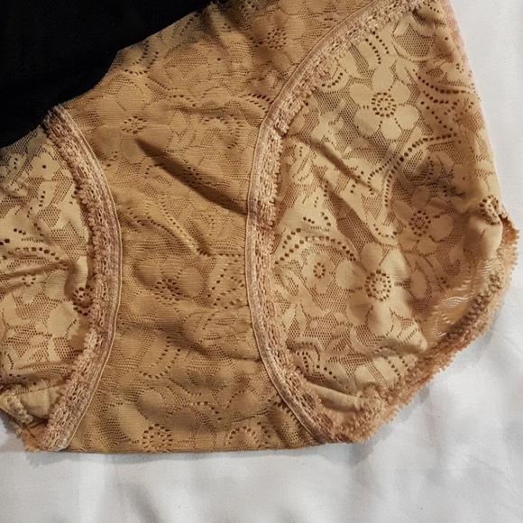 Secret Treasures women's XL or 8, 3 pack all over lace hipster panty set NEW - Picture 3 of 6